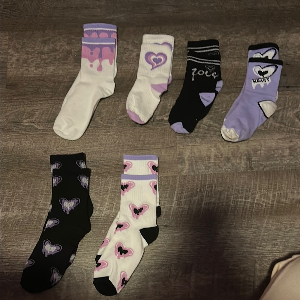 Heart Patterned Socks Set - Black, White, Purple 6 pairs includes !!!